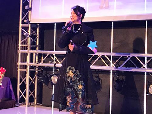 今年の戦略について話す稲場ひとみ社長